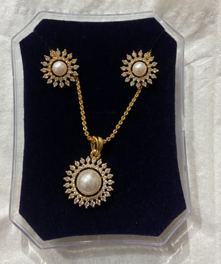 ROYAL CHARM NECLACE SET